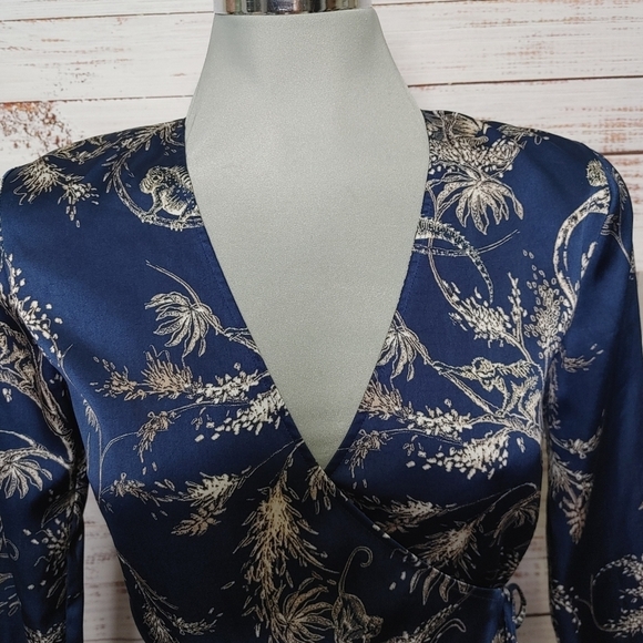 ARITZIA Little Moon Wrap Top Size XXS - Picture 3 of 13